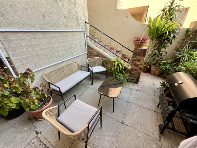 To Let 1 Bedroom Property for Rent in Green Point Western Cape